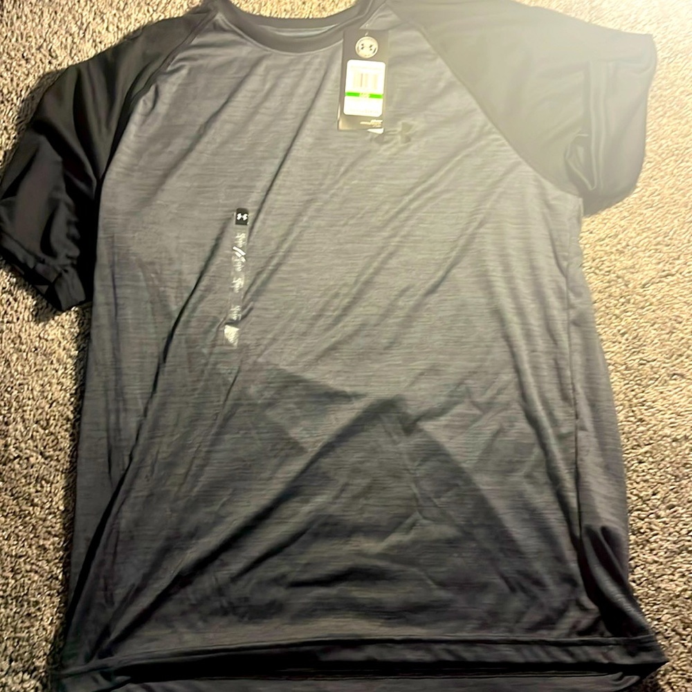 Under armor heat gear active sport tee shirt